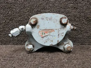 91-19 Cessna 210C Brake Cylinder Assembly (Colored) (Worn)